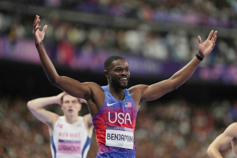 Another gold for USA in men’s 400 hurdles. Rai Benjamin gets revenge