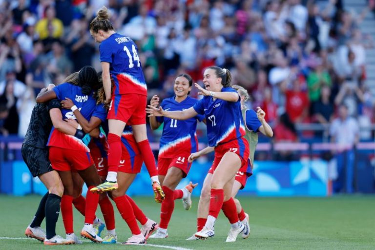 Emma Hayes, USWNT send a forceful message with Olympic gold medal win