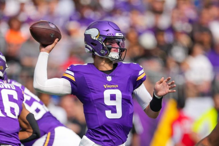 Vikings rookie QB to undergo surgery; timetable unknown
