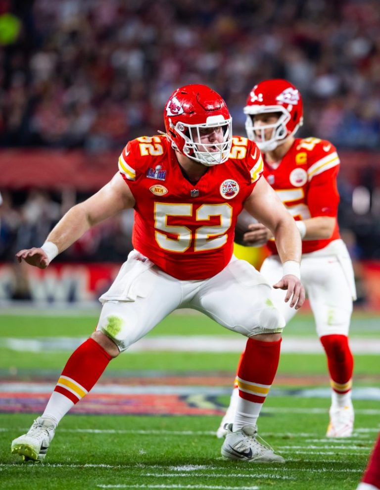 Chiefs make Creed Humphrey highest-paid center in NFL