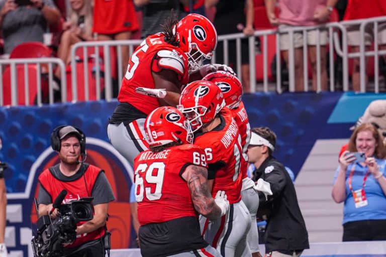 Top-ranked Georgia cruises past Clemson in Week 1: Highlights