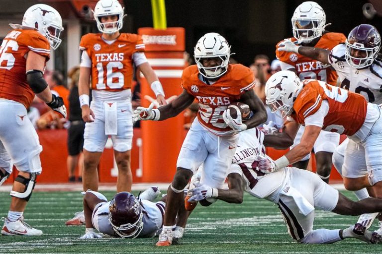 Texas edges Alabama for No. 1 spot in coaches poll after Georgia’s loss