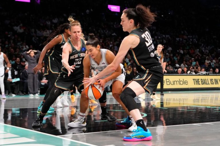 Breanna Stewart, Liberty handle Aces in Game 1 of semis