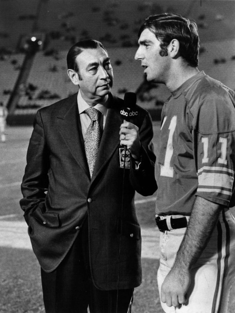 Ex-Detroit Lions standout quarterback dies at 77