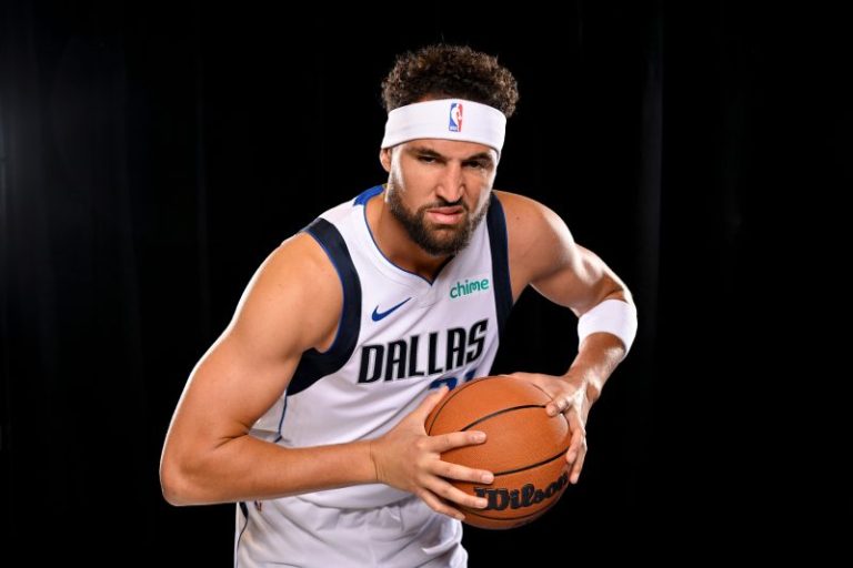 Warriors prepare for Klay Thompson’s return with captain hats