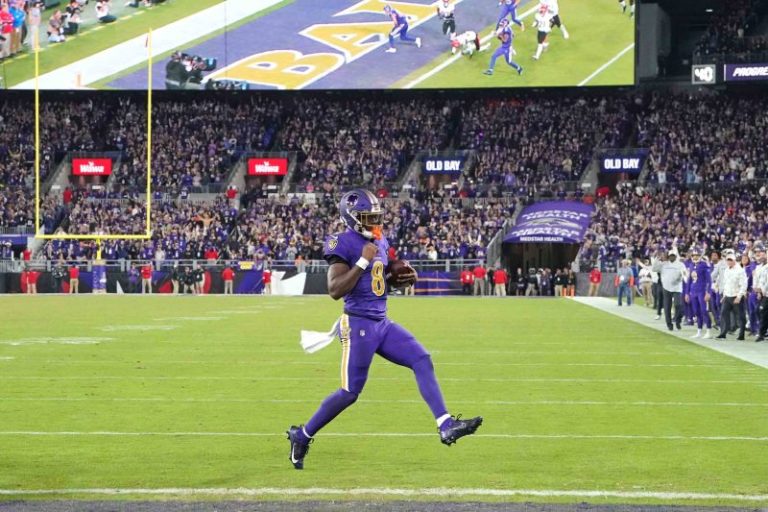 Winners, losers from Thursday Night Football: Jackson, Burrow shine