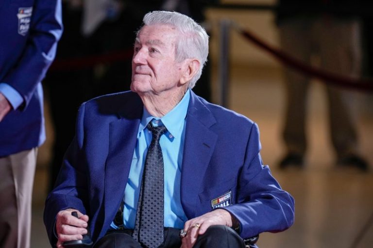 Legendary NASCAR driver Bobby Allison dies at 86