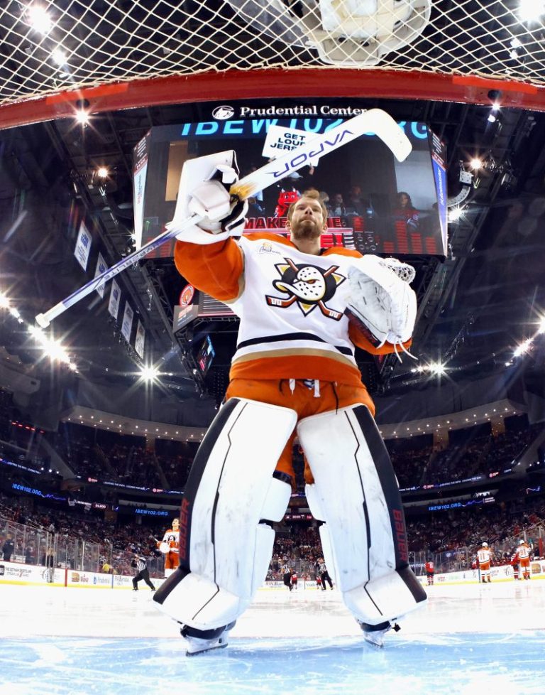 Sabres get back goaltender they lost on waivers