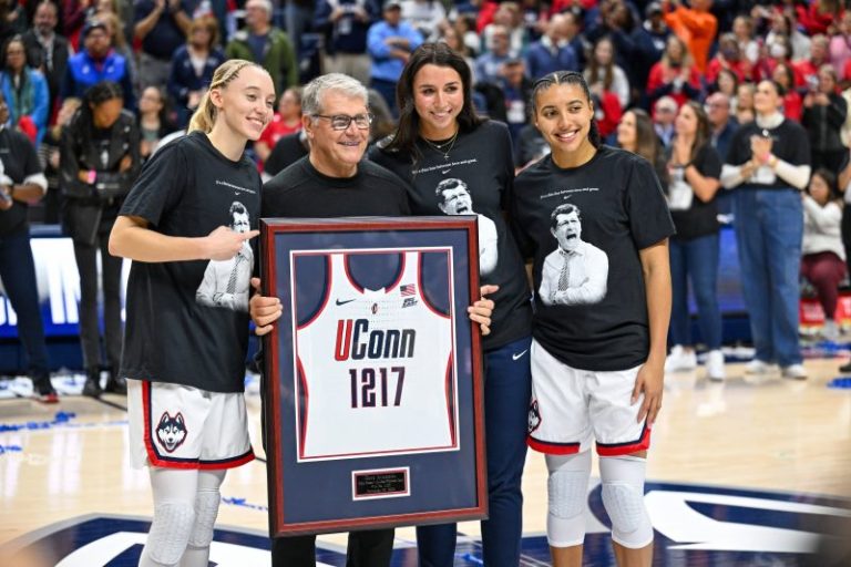 Geno Auriemma becomes NCAA all-time wins leader with victory No. 1,217