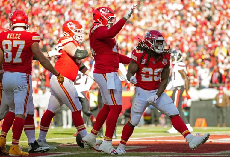 NFL playoff picture: What’s left for Chiefs to do to clinch AFC’s top seed?