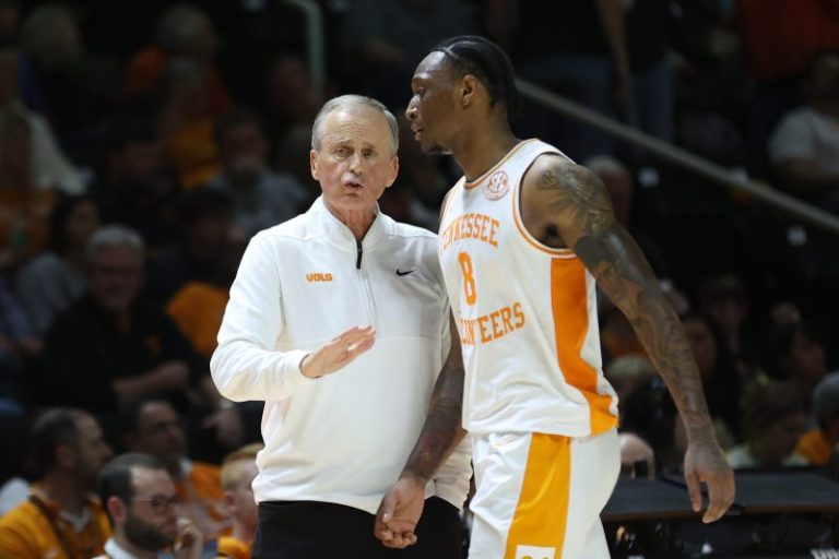 Tennessee holds off Auburn for No.1 spot in men’s basketball poll