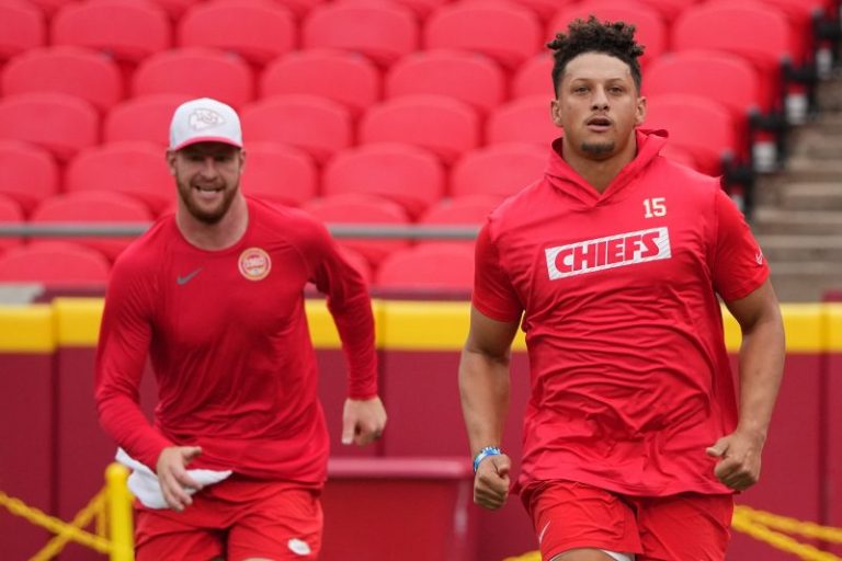 Chiefs make call on starting QB for Week 18 finale