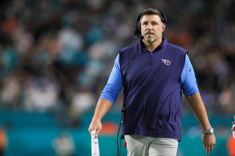 Mike Vrabel, Brian Flores among top Patriots coaching candidates