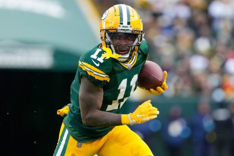 Packers’ Jayden Reed suffers shoulder injury vs. Eagles
