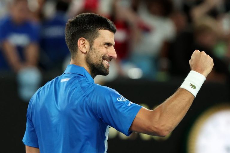 Novak Djokovic, Carlos Alcaraz roll into third round at Australian Open