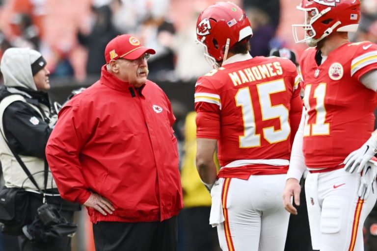 Chiefs coach gives Patrick Mahomes some unique parenting advice