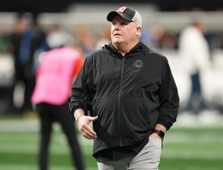 Raiders hire Chip Kelly as new OC
