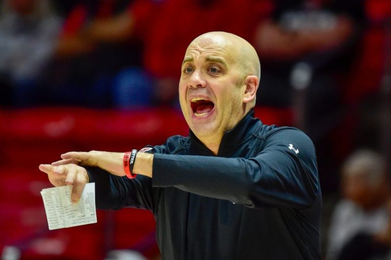 Utah fires men’s basketball coach Craig Smith