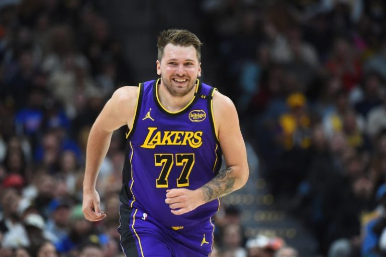 Lakers-Mavericks live updates: Luka Doncic takes on former team