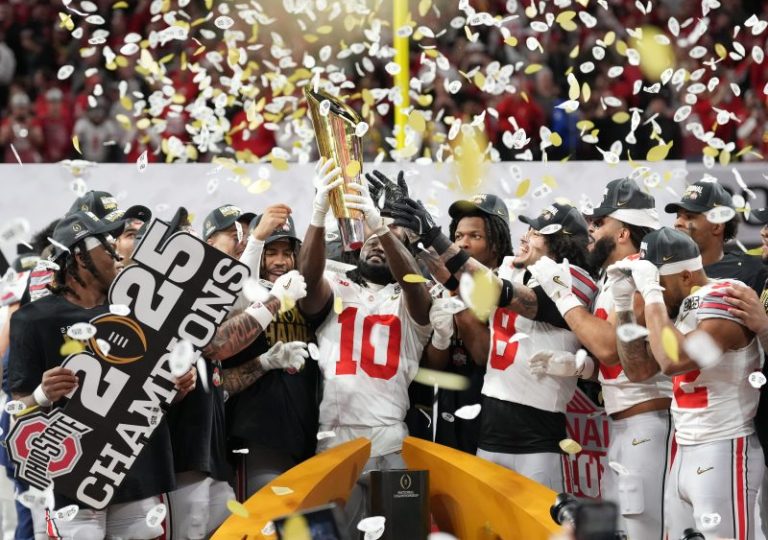 Should College Football Playoff pick teams like NCAA Tournament?