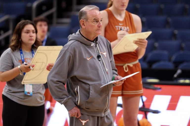 Texas women’s basketball coaching staff boasts father-daughter duo