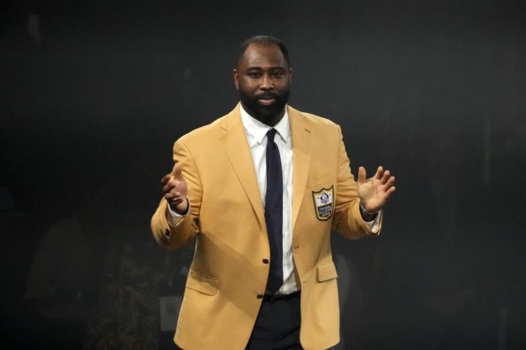 Hall of Famer rips Jerry Jones, NFLPA over Micah Parsons’ contract drama