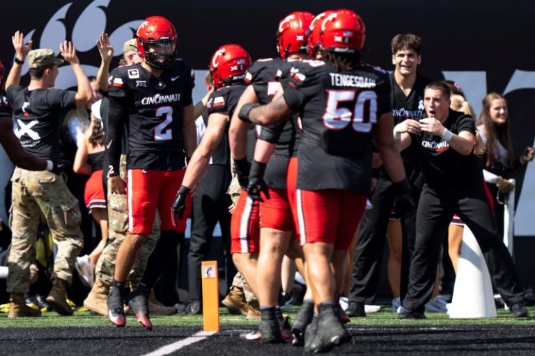 Cincinnati fans storm field after upset win over No. 12 Iowa State