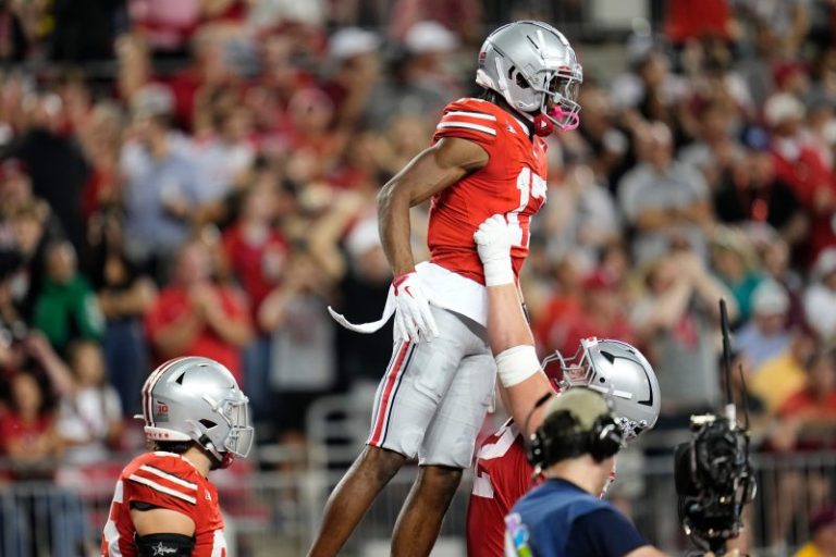 Miami holds strong at top of latest CFP projection, Alabama rising.