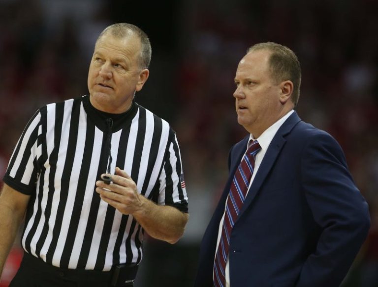 Longtime college basketball official Terry Wymer dies at 66