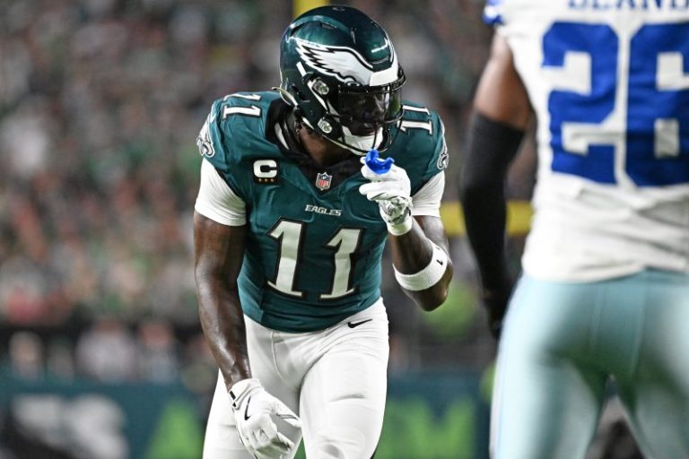 AJ Brown stands by livestream comments criticizing Eagles’ offense