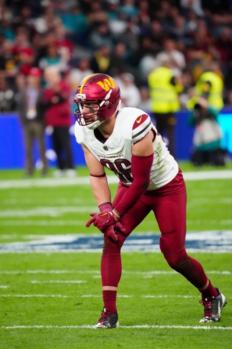 Commanders’ Zach Ertz carted off vs. Vikings