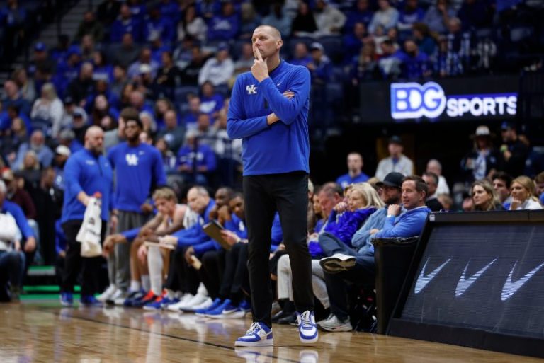 College hoops takeaways: Kentucky boos ‘well-deserved’, who is No. 1?