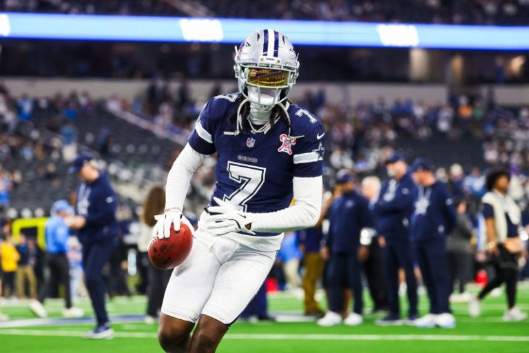Former Cowboys star lands with NFC playoff team