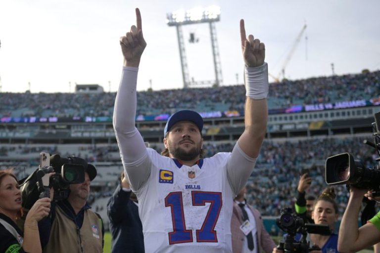 Josh Allen dons Superman cape again, saving Bills’ Super Bowl hopes