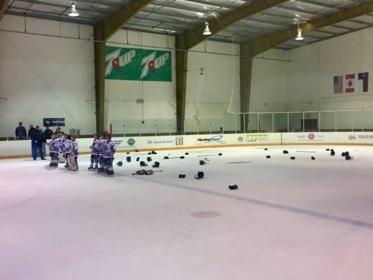 Minnesota youth hockey game takes 12 OTs, decides winner in shootout