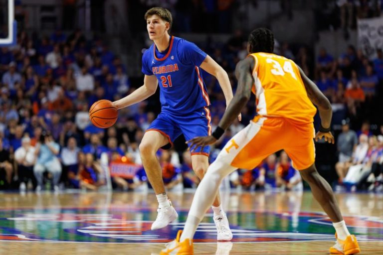 Bracketology: Houston, Florida rise in latest NCAA projection