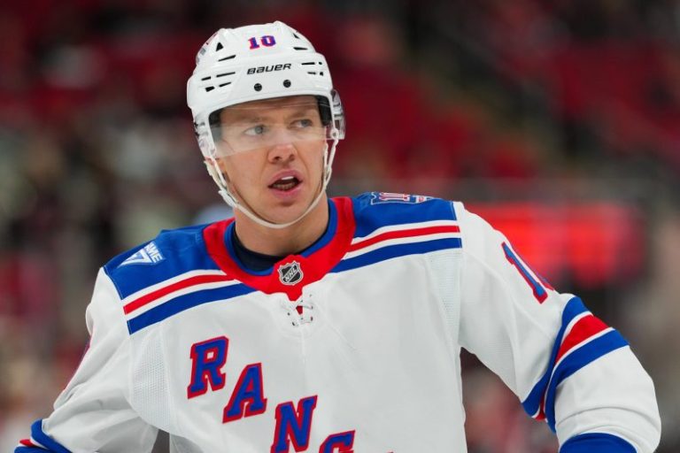 Report: Extension key in potential trade for Rangers All-Star