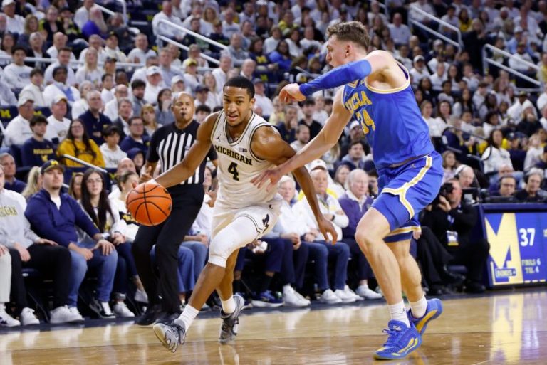 Michigan is new No. 1 in men’s basketball poll after Arizona stumbles