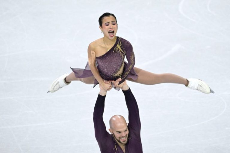 Figure skating updates: Two US pairs in top 10 after short program