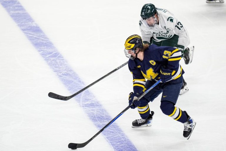 Men’s college hockey power rankings: Wolverines stay on top