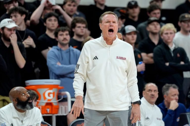 Bill Self addresses Darryn Peterson’s lack of minutes in Kansas win