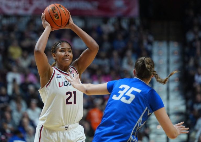 Sarah Strong, UConn easily advance to Big East women’s championship game