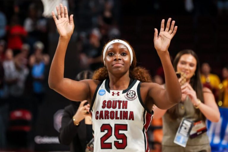 South Carolina blows by Oklahoma to advance to women’s Elite Eight: Highlights